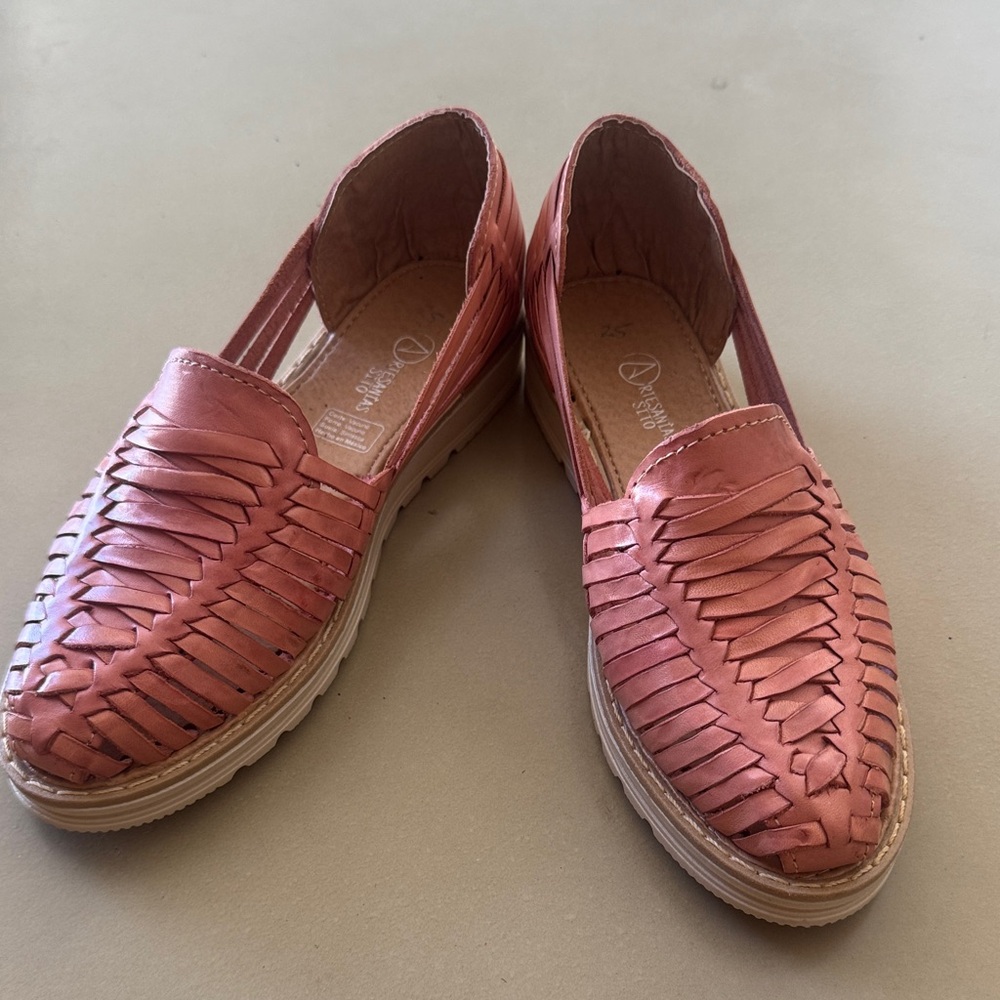Women's Pink Leather Huaraches